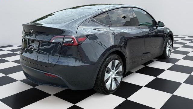 2024 Tesla Model Y Long Range