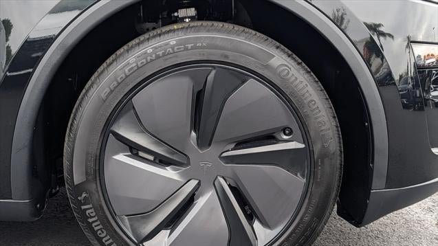 2026 Tesla Model Y Premium
