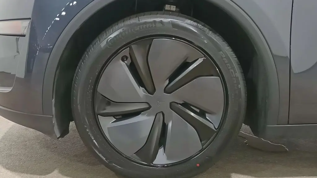 2026 Tesla Model Y Long Range