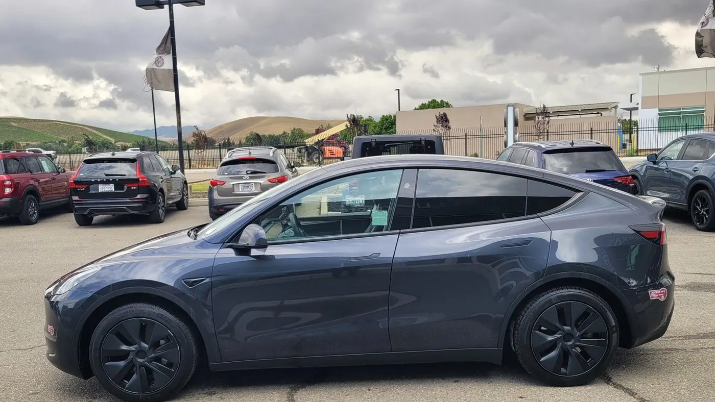 2024 Tesla Model Y Long Range