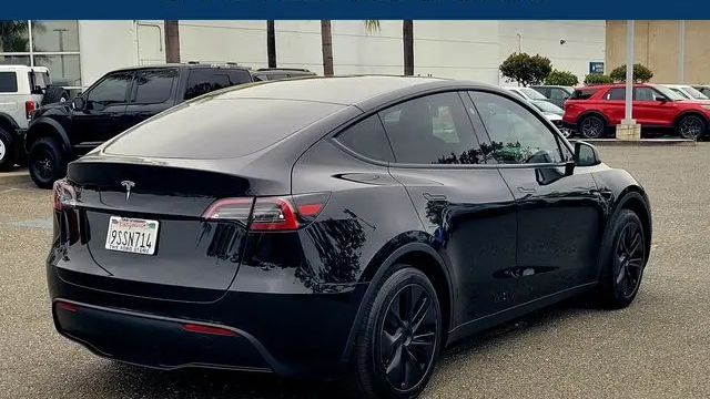 2025 Tesla Model Y Long Range