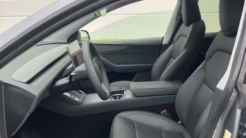 2026 Tesla Model Y Premium
