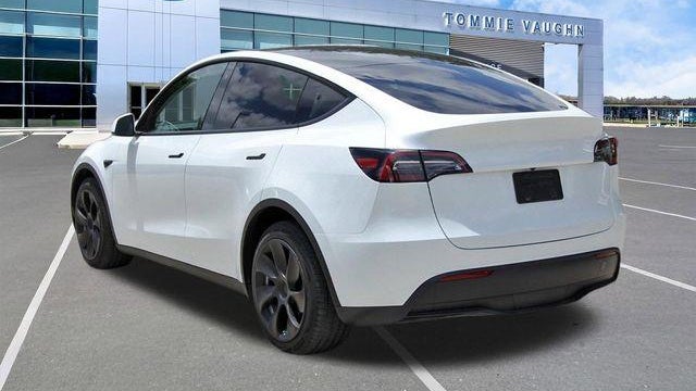 2023 Tesla Model Y Base