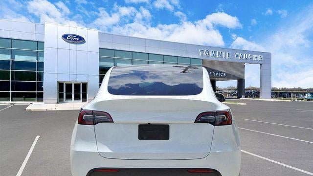 2023 Tesla Model Y Base