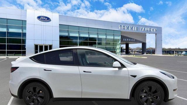 2023 Tesla Model Y Base