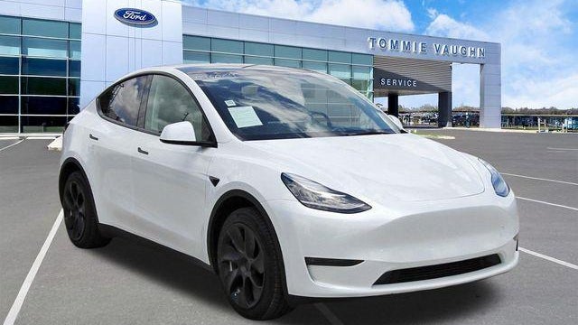 2023 Tesla Model Y Base