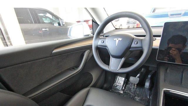 2023 Tesla Model Y Base