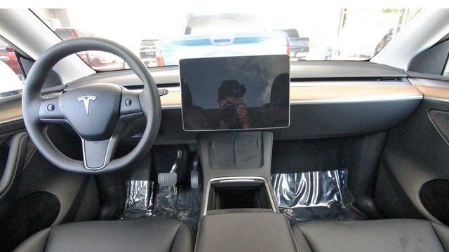 2023 Tesla Model Y Base