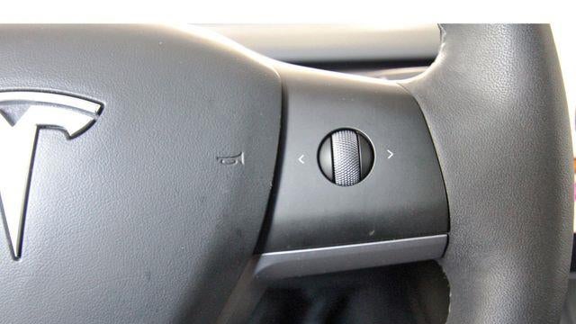 2023 Tesla Model Y Base
