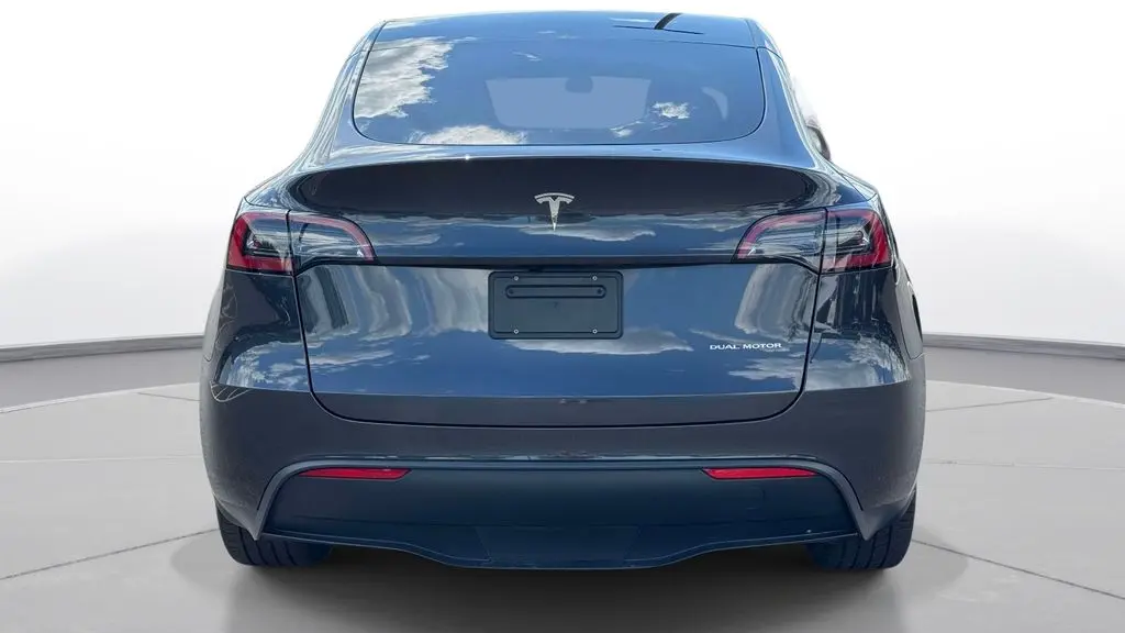 2025 Tesla Model Y Long Range