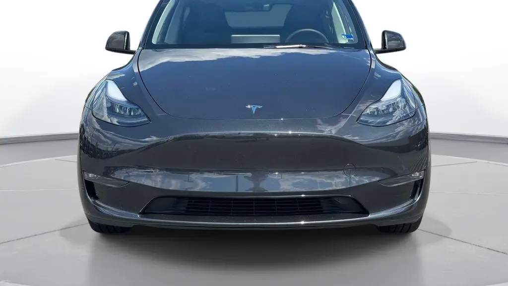 2025 Tesla Model Y Long Range