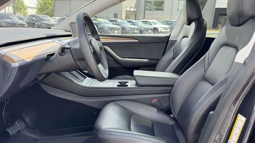 2025 Tesla Model Y Long Range