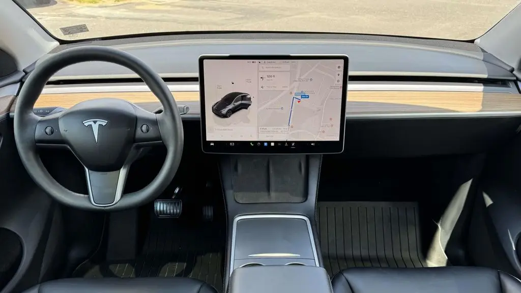 2025 Tesla Model Y Long Range