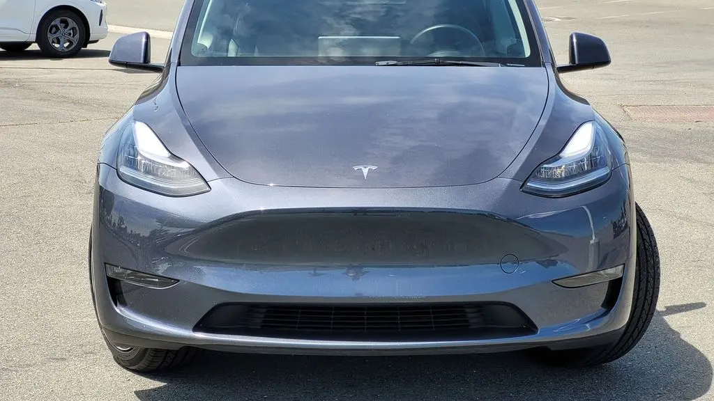 2023 Tesla Model Y Base
