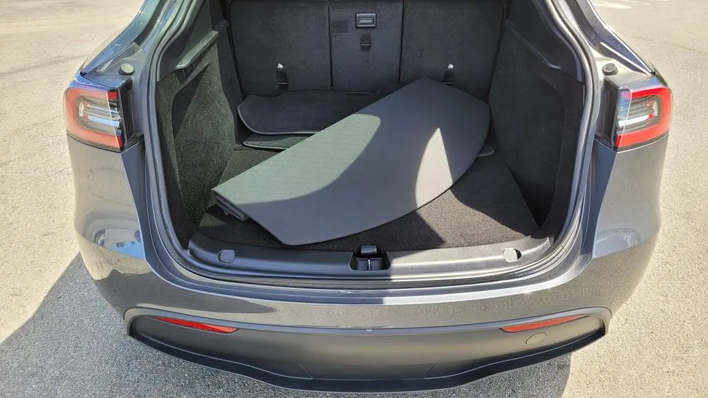 2023 Tesla Model Y Base