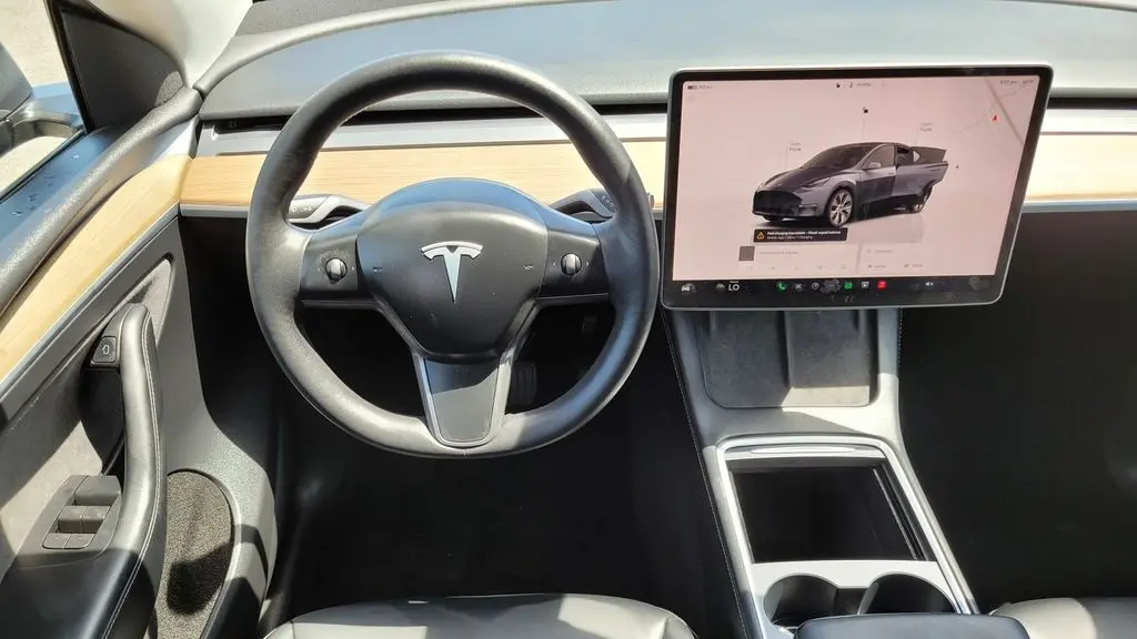 2023 Tesla Model Y Base