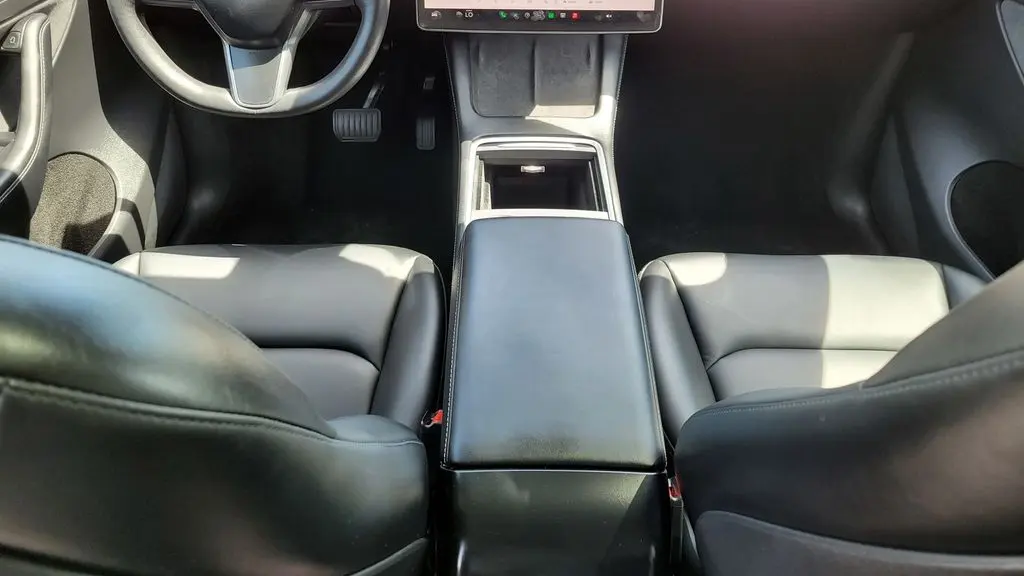 2023 Tesla Model Y Base