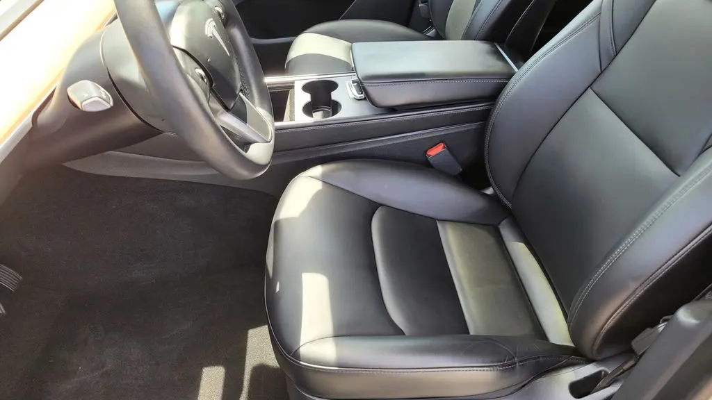 2023 Tesla Model Y Base