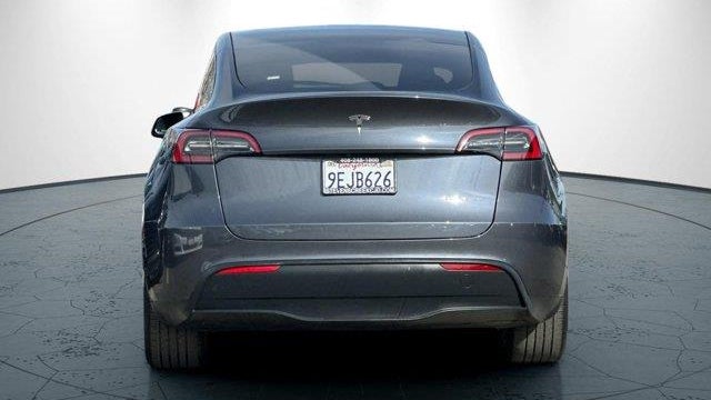 2023 Tesla Model Y Base