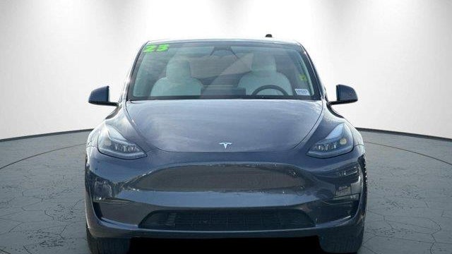 2023 Tesla Model Y Base
