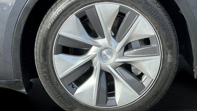 2023 Tesla Model Y Base