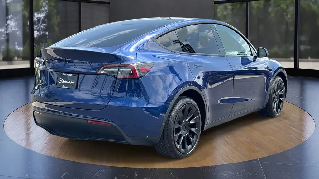 2023 Tesla Model Y Base