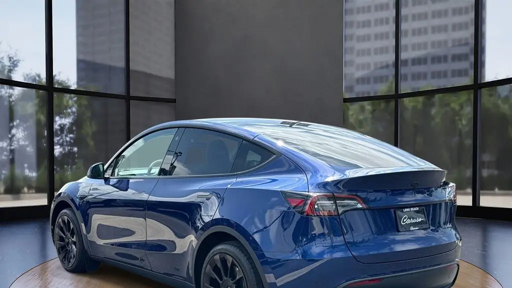 2023 Tesla Model Y Base