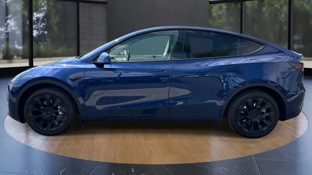 2023 Tesla Model Y Base