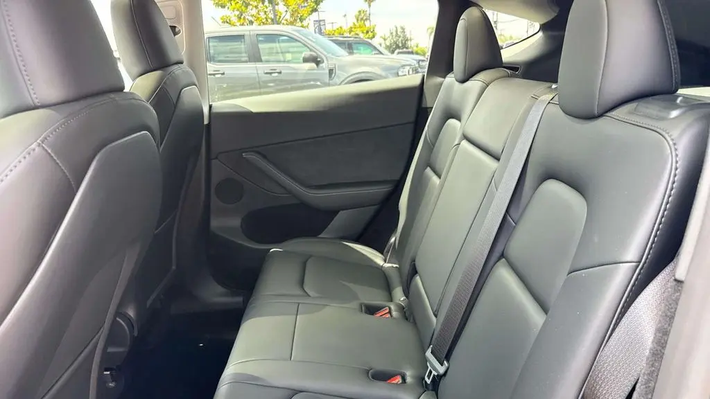 2023 Tesla Model Y Base