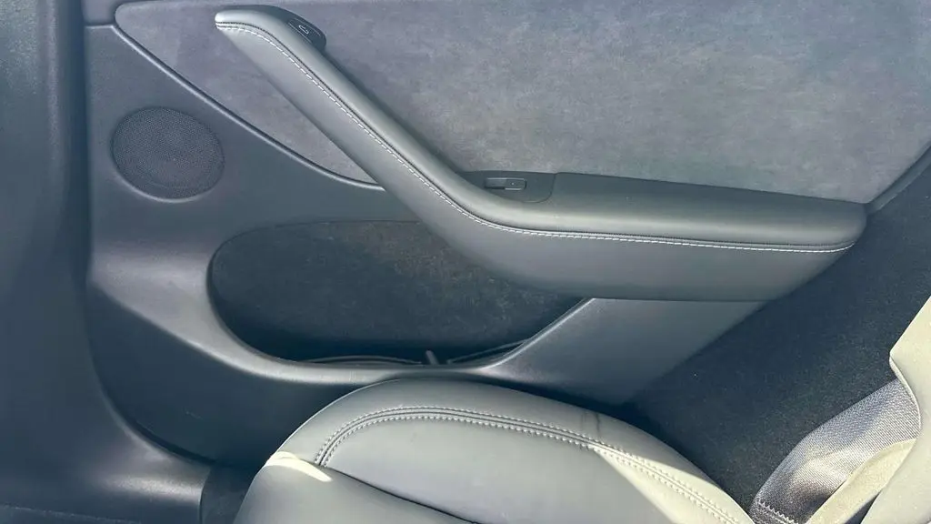 2023 Tesla Model Y Base