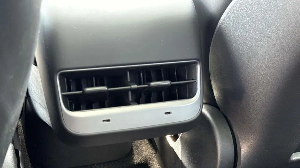 2023 Tesla Model Y Base
