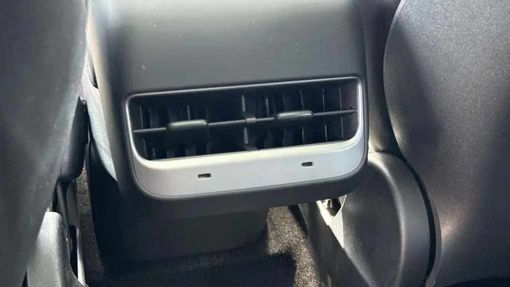 2023 Tesla Model Y Base