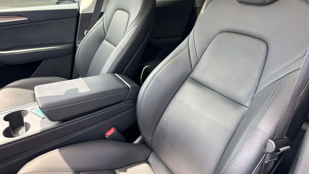 2023 Tesla Model Y Base
