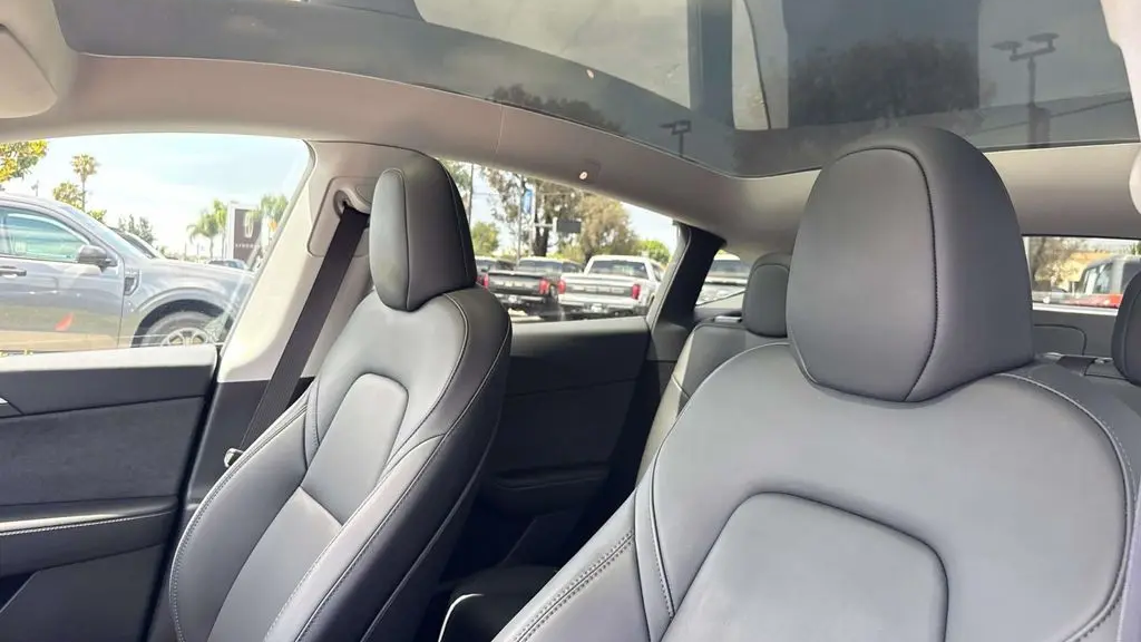 2023 Tesla Model Y Base
