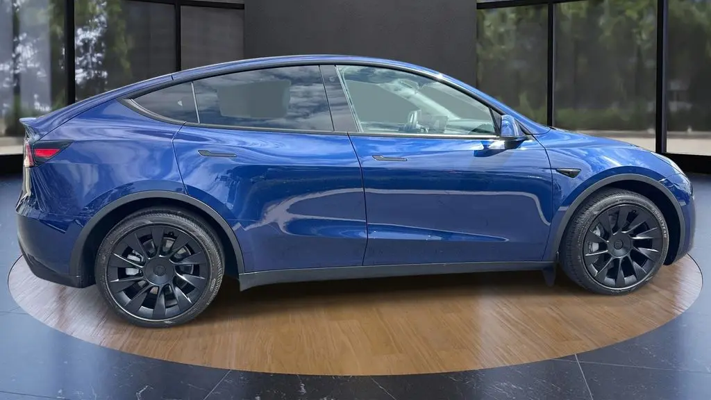 2023 Tesla Model Y Base