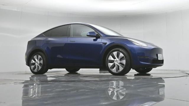 2023 Tesla Model Y Base