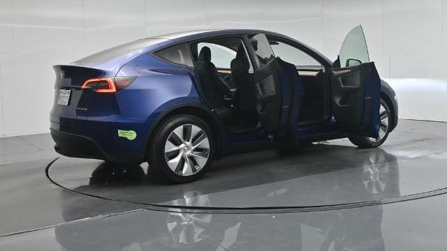 2023 Tesla Model Y Base