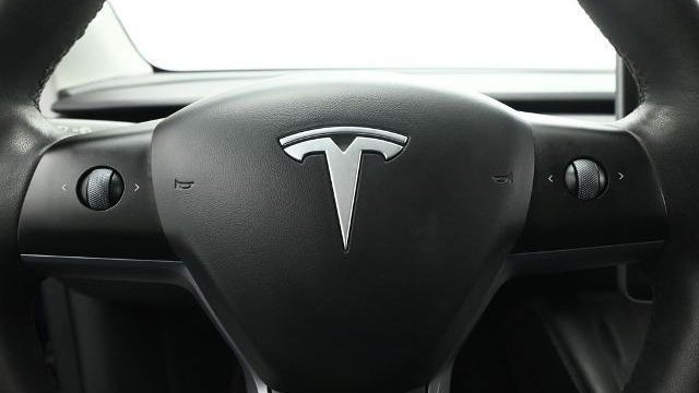 2023 Tesla Model Y Base