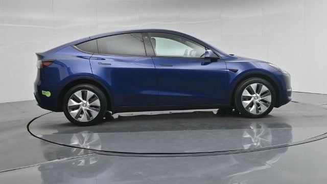 2023 Tesla Model Y Base