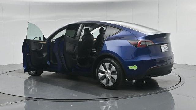2023 Tesla Model Y Base