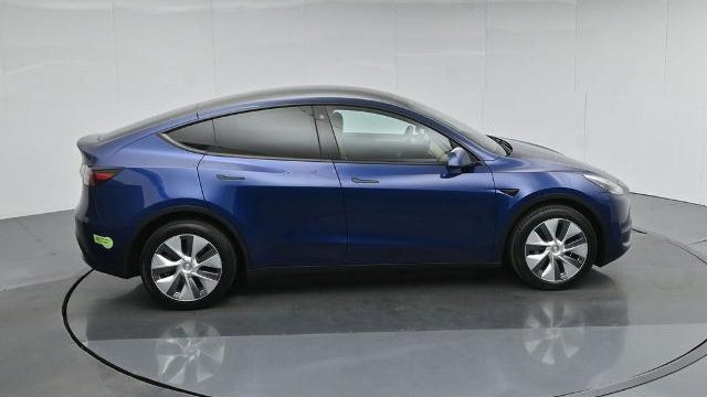 2023 Tesla Model Y Base