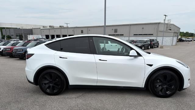 2023 Tesla Model Y Base