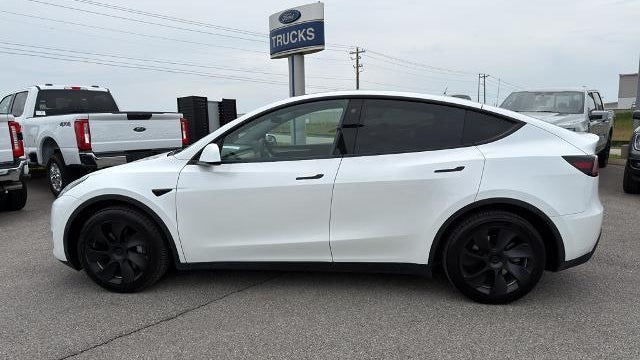 2023 Tesla Model Y Base