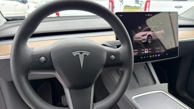 2023 Tesla Model Y Base