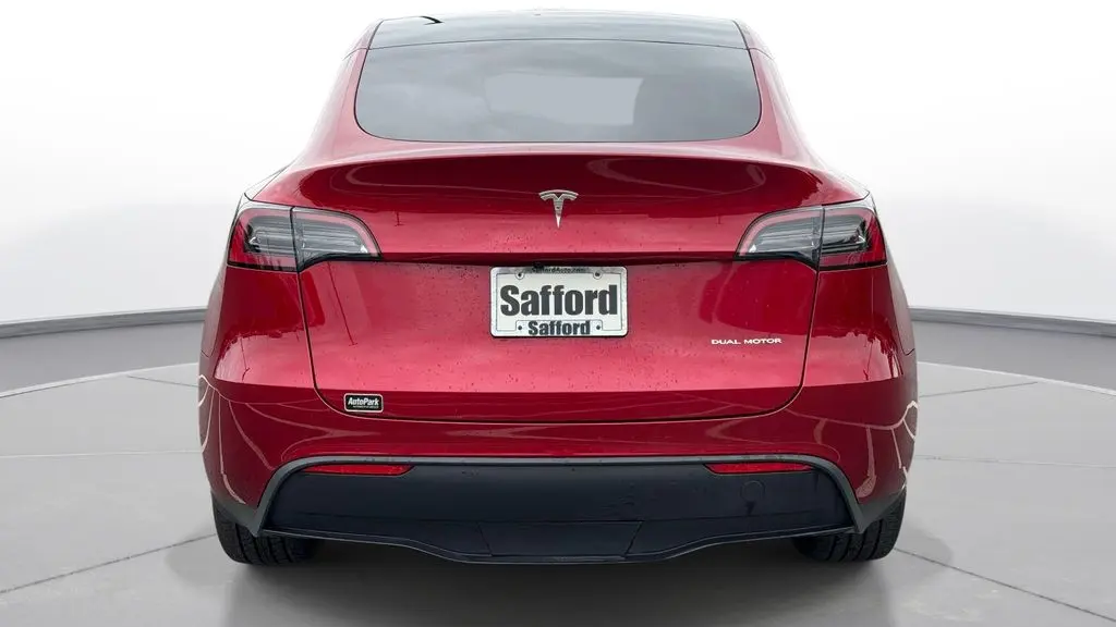 2025 Tesla Model Y Long Range