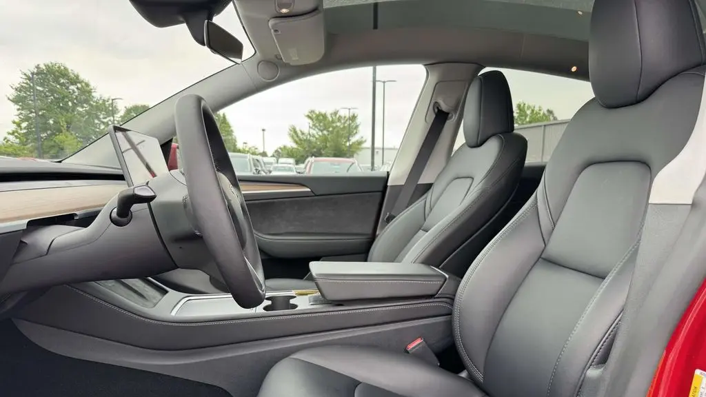 2025 Tesla Model Y Long Range