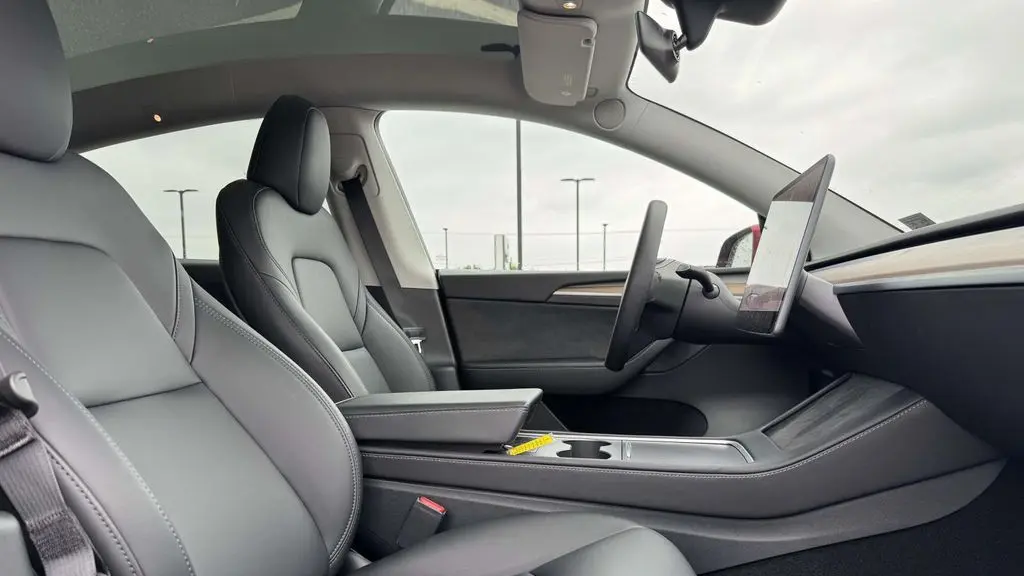 2025 Tesla Model Y Long Range