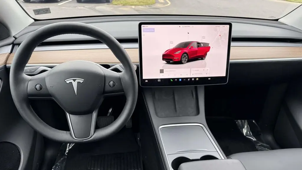 2025 Tesla Model Y Long Range