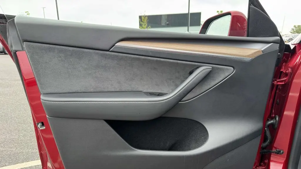 2025 Tesla Model Y Long Range