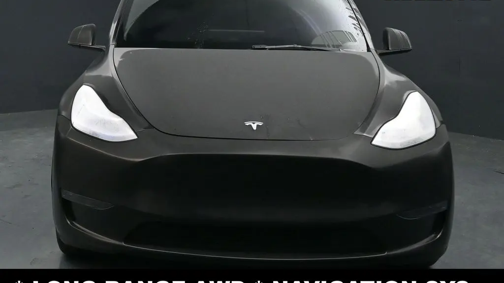 2023 Tesla Model Y Base